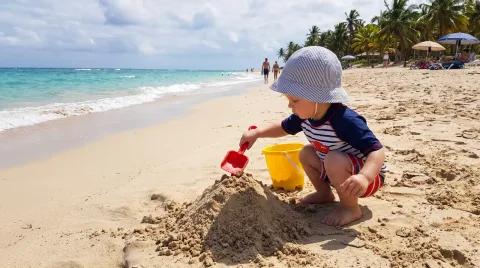 Entdecken Sie 50 exotische karibische Namen, die Insel-Vibes für Ihr Baby bringen!